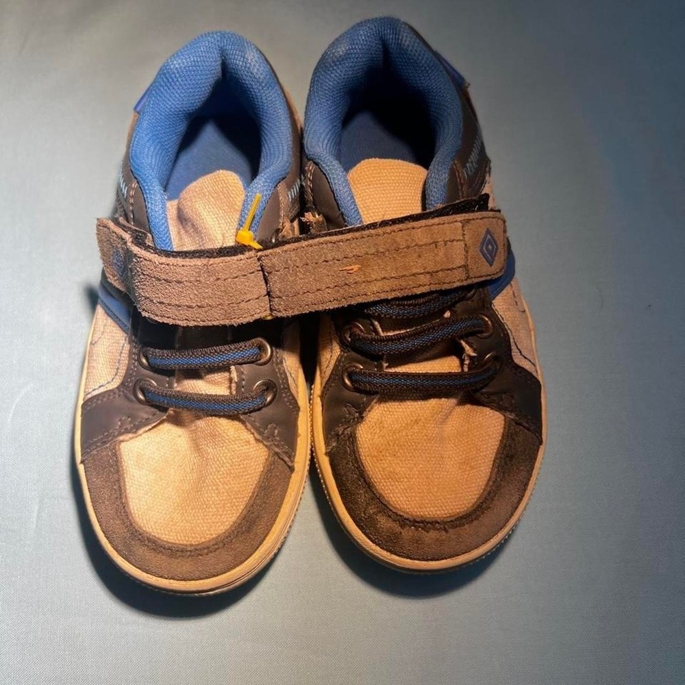 Boys Dream Pairs Sneakers size toddler 9 Great Condition - Picture 1 of 5